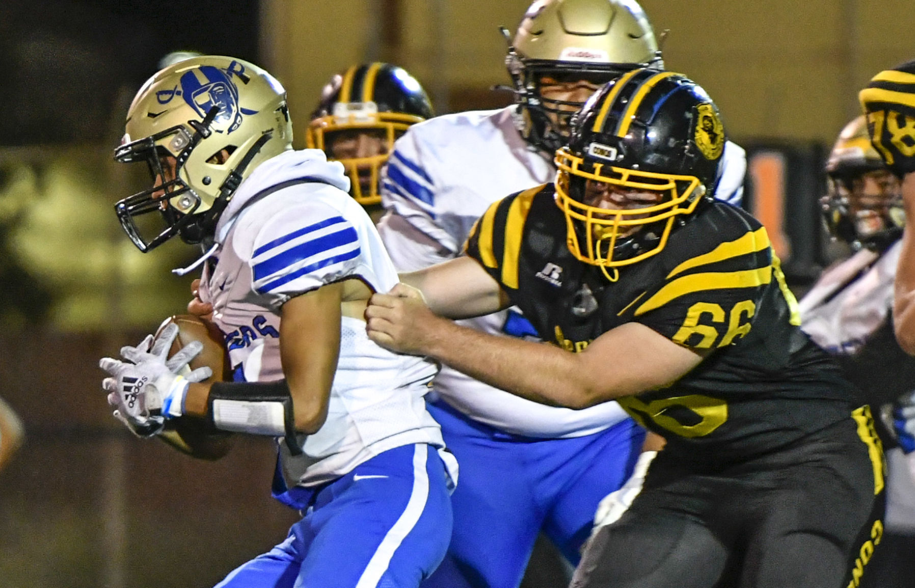 101521 CI Cabrillo football 04.JPG